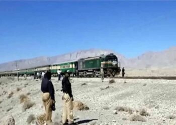 पाकिस्तान में जाफर एक्सप्रेस पर फिर आतंकी हमला! रेलवे ट्रैक उड़ाया, सैकड़ों यात्रियों की जान बची