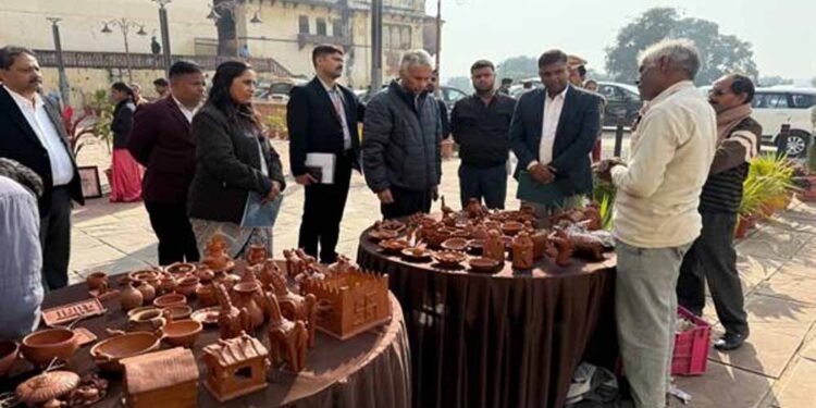 ओरछा को विश्वस्तरीय पर्यटन गंतव्य के रूप में विकसित किया जाये : मुख्य सचिव जैन