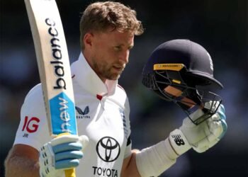 एशेज में जो रूट का शानदार शतक, 138 रन बनाकर नाबाद, इंग्लैंड पहली पारी में 334 पर सिमटा