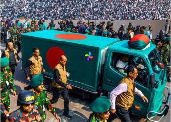 खालिदा जिया को अंतिम विदाई, पति की कब्र के पास सुपुर्द-ए-खाक