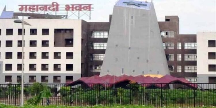 31 जनवरी तक सभी सरकारी अधिकारी-कर्मचारियों को देनी होगी अचल संपत्ति की जानकारी, शासन ने जारी किया पत्र