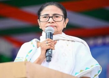 ममता बनर्जी का केंद्र पर हमला: मनरेगा की नई शर्तों को बताया ‘अनुचित’