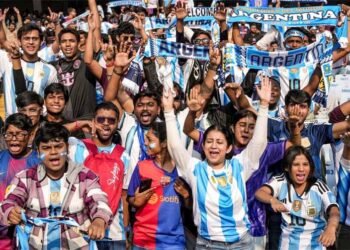 मेस्सी मैच की टिकटों पर बवाल! आसमान छूती कीमतों पर राज्यपाल बोस सख्त, रिपोर्ट तलब