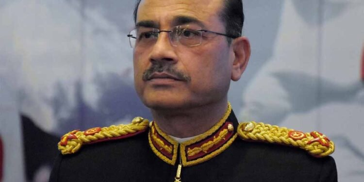 पाक आर्मी चीफ मुनीर ने किससे रचाई बेटी की शादी? दामाद को लेकर भारत तक मची चर्चा