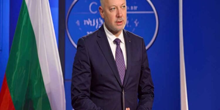 बुल्गारिया में फूटा जनविस्फोट: जबरदस्त विरोध के बीच पीएम ने दिया इस्तीफ़ा