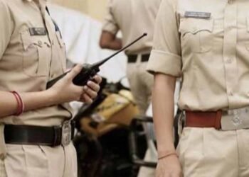 ड्यूटी पर इंस्टाग्राम रील में खोया कांस्टेबल, अचानक पहुंचे भोपाल कमिश्नर, तत्काल ठोका ₹500 का चालान