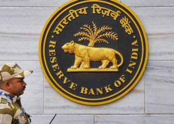 RBI का बड़ा फैसला: अब हर हफ्ते अपडेट होगा आपका क्रेडिट स्कोर, लोन और ब्याज दरों पर असर