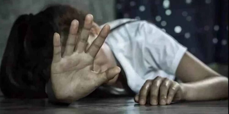 इंदौर में ‘लव जिहाद’ का आरोपी गिरफ्तार: DAVV छात्रा से दुष्कर्म कर मज़हब बदलवाने का आरोप