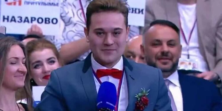 व्लादिमीर पुतिन की PC में रोमांस का सरप्राइज, रूसी पत्रकार ने लाइव टीवी पर गर्लफ्रेंड से पूछा– क्या मुझसे शादी करोगी?