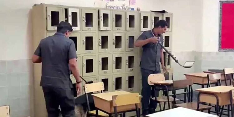 ‘हम बदला लेंगे’ की धमकी से हड़कंप: अहमदाबाद के स्कूलों को निशाना बनाने वाले खालिस्तानी कौन? पुलिस को क्यों है शक