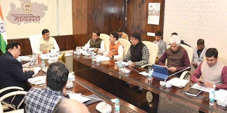 अधिकाधिक अस्पतालों और डॉक्टर्स को जोड़ें आयुष्मान योजना से : मुख्यमंत्री डॉ. यादव