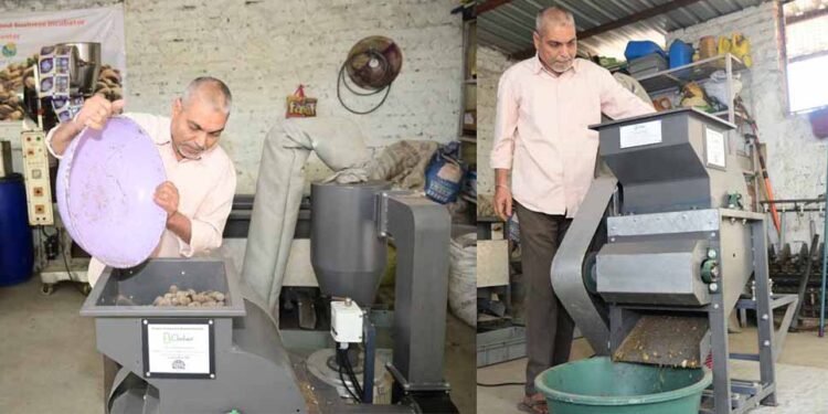 धुन के पक्के प्रदीप ने अपनी जिद से बदली किस्मत की तस्वीर