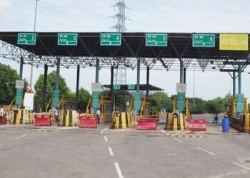 Fastag में बड़ा बदलाव: 1 अप्रैल से ऑटोमैटिक कटेगा टोल टैक्स