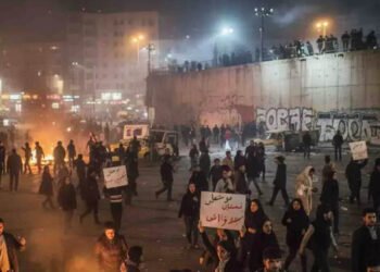 ईरान में खामेनेई की सेना का कहर: डॉक्टर का दावा, तेहरान में 217 मौतें, अधिकतर गोलीबारी में मरे