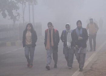 दतिया में 5.4 डिग्री तापमान, ग्वालियर-चंबल में घना कोहरा, ट्रेनें लेट