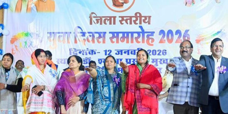 रायपुर : स्वामी विवेकानंद के विचारों से ही होगा सशक्त भारत का निर्माण : मंत्री राजवाड़े