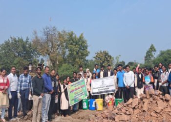 इको क्लब के तत्वावधान में भाऊसाहेब भुस्कुटे शासकीय महाविद्यालय टिमरनी  द्वारा रिवर ड्राइव एवं स्वच्छता अभियान आयोजित