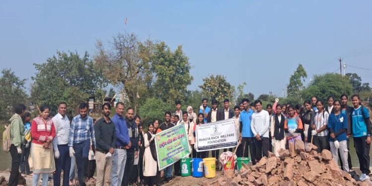 इको क्लब के तत्वावधान में भाऊसाहेब भुस्कुटे शासकीय महाविद्यालय टिमरनी  द्वारा रिवर ड्राइव एवं स्वच्छता अभियान आयोजित