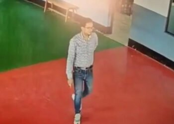 UKG बेटे का रिजल्ट देखते ही पिता की मौत, स्कूल परिसर में हुआ दर्दनाक हादसा