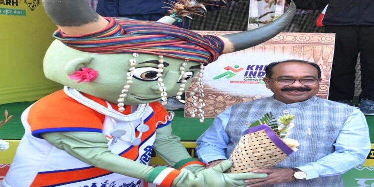 रायपुर : उप मुख्यमंत्री अरुण साव ने खेलो इंडिया नेशनल ट्राइबल गेम्स के लिए मशाल गौरव यात्रा को दिखाई हरी झंडी