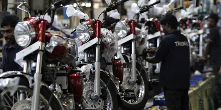 2025 में दोपहिया वाहनों की बिक्री 2 करोड़ यूनिट पार, GST 2.0 का दिखा असर
