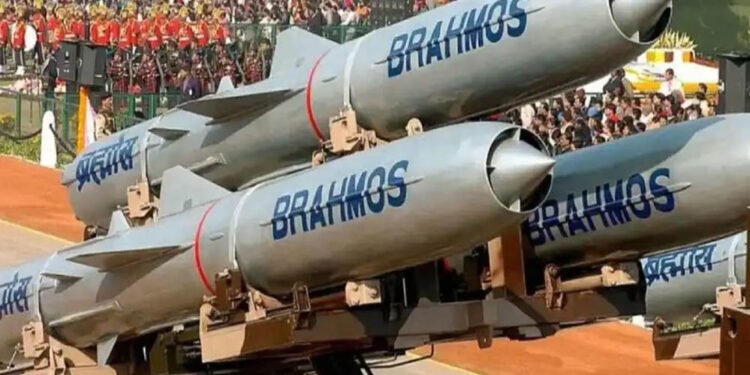 ब्रह्मोस से तेज रफ्तार, चीनी मिसाइल DF-12 का बड़ा भाई, ब्रह्मास्‍त्र K-4 पाकिस्‍तान जैसे दुश्‍मनों के लिए खतरा