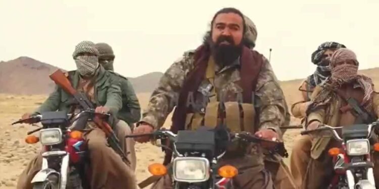 बलूचिस्तान में बड़ा विद्रोह: बलोच उग्रवादियों का 12 शहरों पर एकसाथ हमला, कई पुलिस स्टेशन कब्जे में