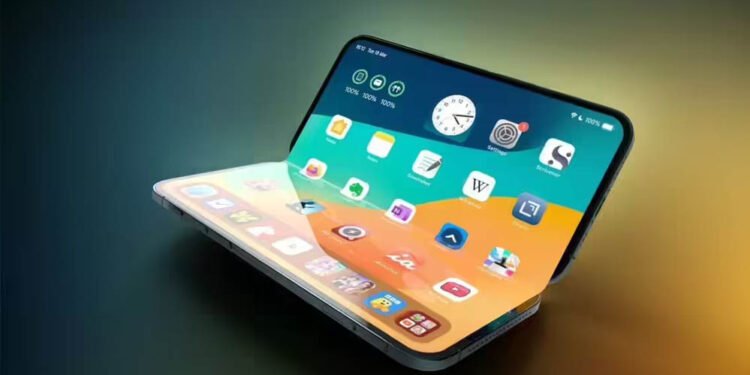 Apple का पहला फोल्डेबल फोन इस साल होगा लॉन्च, iPhone Fold में मिलेंगे ये खास फीचर्स!