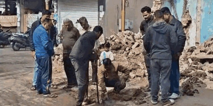 इंदौर में दूषित पानी से 17वीं मौत, रिटायर्ड पुलिसकर्मी ने अस्पताल में तोड़ा दम, भागीरथपुरा में 9416 लोगों की जांच