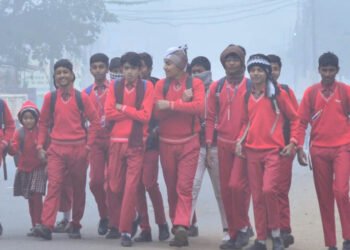 MP में 20 मीटर विजिबिलिटी, ट्रेनें 14 घंटे तक लेट, 24 जिलों में स्कूलों की छुट्टी