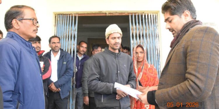 तहसील न्यायालय में अनियमितता पर कलेक्टर का कड़ा एक्शन, तहसीलदार अटैच, कोर्ट रीडर निलंबित