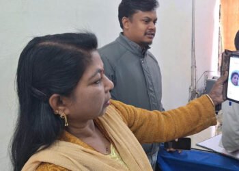 कोरबा :ऑनलाइन अटेंडेंस व्यवस्था से बढ़ी कार्यालयीय अनुशासन और पारदर्शिता, सभी विभागों में समयपालन का दिख रहा असर