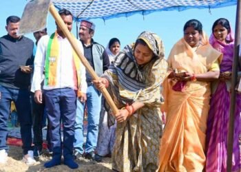 मंत्री लक्ष्मी राजवाड़े ने 15.50 करोड़ की दी सौगातें, ‘सड़कें बनेंगी विकास का आधार’