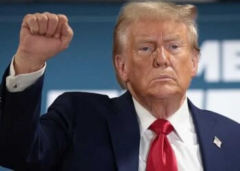 टैरिफ से US को हुई अरबों की कमाई, क्या ट्रंप हर अमेरिकी को $2000 का वादा पूरा करेंगे?