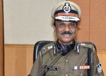 अथक परिश्रम एवं समन्वित प्रयासों से चरितार्थ करें देशभक्ति-जनसेवा का आदर्श वाक्‍य : पुलिस महानिदेशक कैलाश मकवाणा