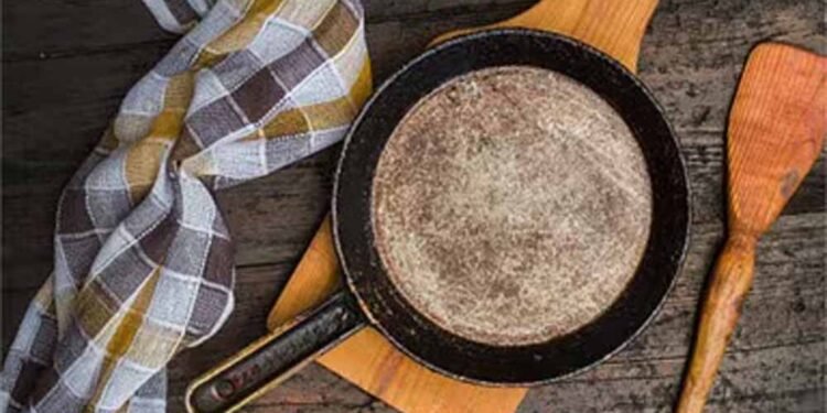 आयरन तवे पर फिर से चिपकने लगा है डोसा, धोने के बाद इस्तेमाल का जानें सही तरीका