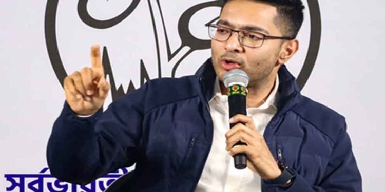 अभिषेक बनर्जी के हेलीकॉप्टर को उड़ान की मंजूरी में देरी, केंद्र सरकार पर साजिश का आरोप