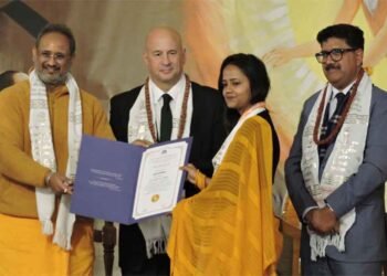 शिक्षा का उद्देश्य: बाहर की आग बुझाना और भीतर की चेतना जगाना – डॉ. चिन्मय पण्ड्या