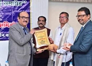 सम्मान के साथ विदाई: मुख्य सचिव कार्यालय के अवर सचिव अरूण कुमार हिंगवे सहित दफ्तरी खुमान सिंह व कन्हैया लाल सेवानिवृत्त