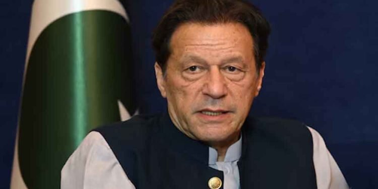 पाकिस्तान में इमरान खान के नाम का गाना पड़ा भारी, शादी समारोह से कव्वाल गिरफ्तार