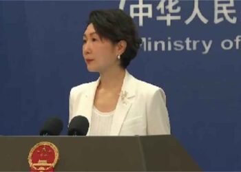 ईरान पर चीन का खुला समर्थन, दुनिया को दी नसीहत—‘अपने काम से काम रखो’, ग्रीनलैंड पर US को भी ललकारा