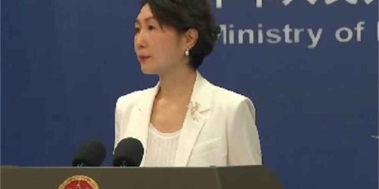 ईरान पर चीन का खुला समर्थन, दुनिया को दी नसीहत—‘अपने काम से काम रखो’, ग्रीनलैंड पर US को भी ललकारा