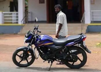 एफआईआर न होने से नाराज़ युवक, कमिश्नर ऑफिस से पुलिसकर्मी की बाइक लेकर हुआ फरार