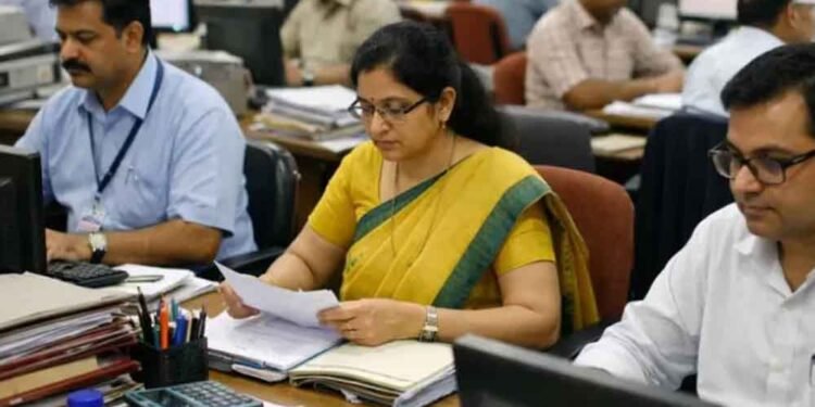 MP के सरकारी कर्मचारियों के लिए खुशखबरी, 400 करोड़ रुपये का एरियर मिलेगा