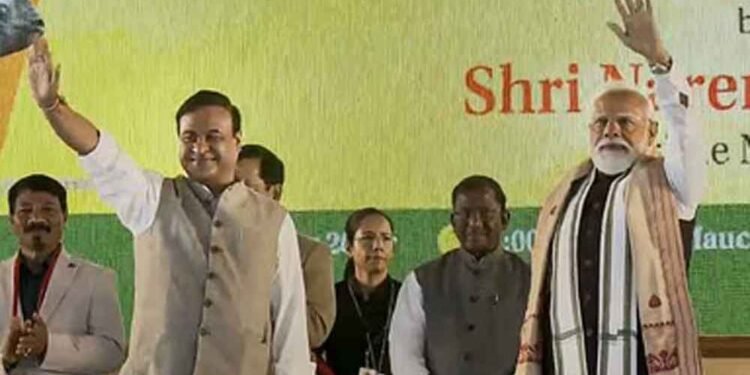 यात्रियों को बड़ी सौगात; पीएम मोदी ने 2 अमृत भारत ट्रेनों को दिखाई हरी झंडी, जानें रूट और सुविधाएं