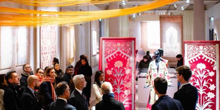 फ्रांस दौरे पर एस. जयशंकर: भारतीय विरासत और गहरे सांस्कृतिक संबंधों को दर्शाती प्रदर्शनी में लिया हिस्सा