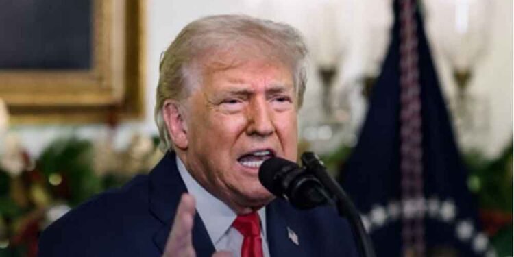 ईरान पर ट्रंप का सख्त रुख: कूटनीति खत्म, नए टैरिफ लगाए, प्रदर्शनकारियों के समर्थन का ऐलान