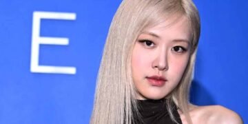 एक्स बॉयफ्रेंड से मिलने के लिए बूढ़ी दादी का भेष! BLACKPINK की Rosé का चौंकाने वाला राज