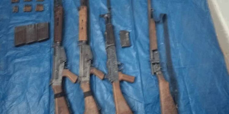 जंगल से निकला नक्सली हथियारों का जखीरा, ई-30 ऑप्स टीम की बड़ी कार्रवाई