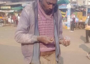 गली गली घूम रहे पागल इंसानों के लिए कोई नही हैं जिम्मेदार